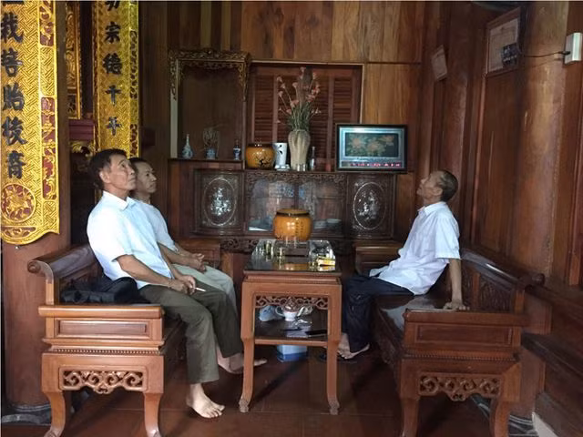Ngoi nha go mit khien dai gia “kieng ne” cua lao nong Ha Noi-Hinh-5