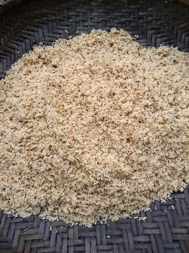 Chi em dua nhau mua banh trung kien, tieu thuong hot bac