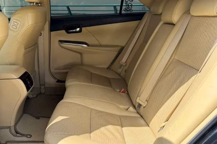 Toyota Camry 2018 dân chơi "độ khủng" rao bán 625 triệu đồng - Hình 8 Toyota Camry 2018 dan choi