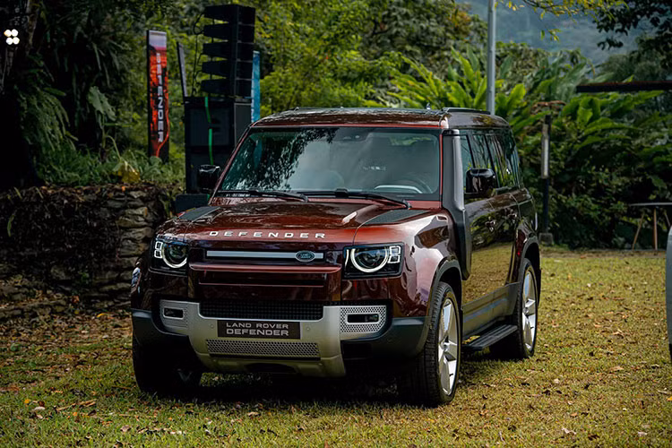 Can canh Land Rover Defender 130 tai Viet Nam, cao nhat hon 7,9 ty
