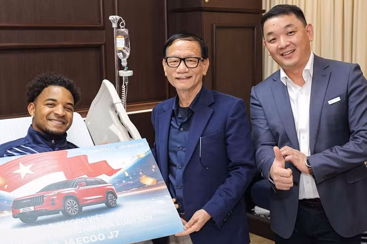 Nguyễn Xuân Son là người Việt đầu tiên sở hữu Jaecoo J7 PHEV - Hình 2 Nguyen Xuan Son la nguoi Viet dau tien so huu Jaecoo J7 PHEV-Hinh-2