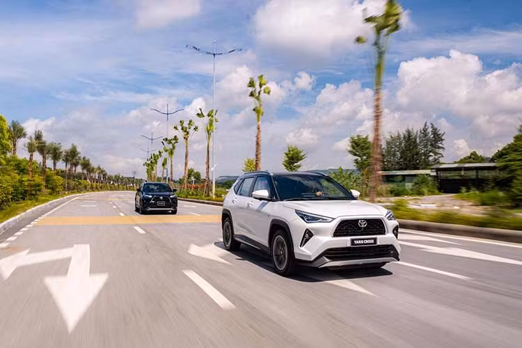 Toyota Corolla Cross đang ế thê thảm, doanh số kém cả Honda HR-V - Hình 10 Toyota Corolla Cross dang e the tham, doanh so kem ca Honda HR-V-Hinh-10