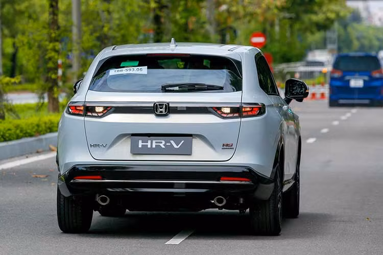 Toyota Corolla Cross đang ế thê thảm, doanh số kém cả Honda HR-V - Hình 7 Toyota Corolla Cross dang e the tham, doanh so kem ca Honda HR-V-Hinh-7