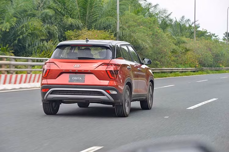 Toyota Corolla Cross đang ế thê thảm, doanh số kém cả Honda HR-V - Hình 5 Toyota Corolla Cross dang e the tham, doanh so kem ca Honda HR-V-Hinh-5