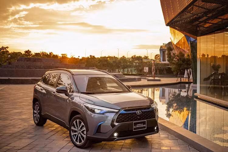 Toyota Corolla Cross đang ế thê thảm, doanh số kém cả Honda HR-V - Hình 8 Toyota Corolla Cross dang e the tham, doanh so kem ca Honda HR-V-Hinh-8
