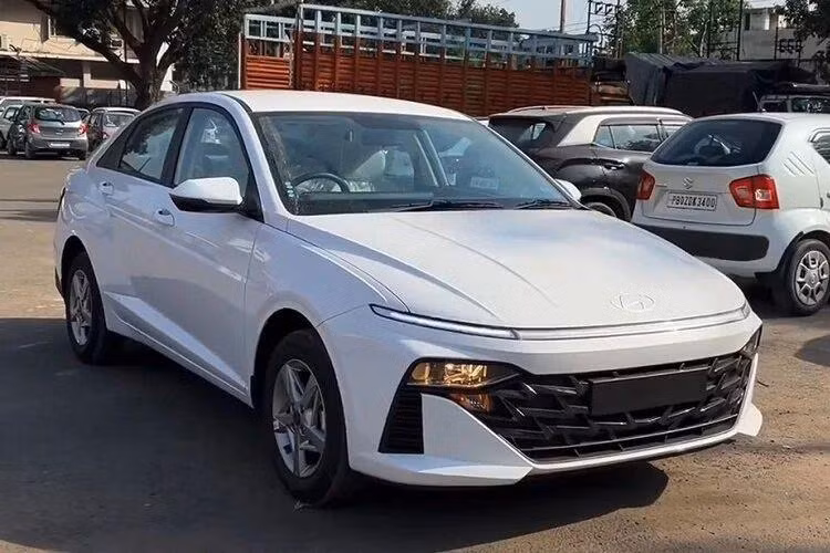 Một số nguồn tin cho biết, mẫu xe sedan cỡ B - Hyundai Accent 2024 có thể sẽ ra mắt tại Việt Nam vào cuối tháng 6 hoặc đầu tháng 7 tới đây.
