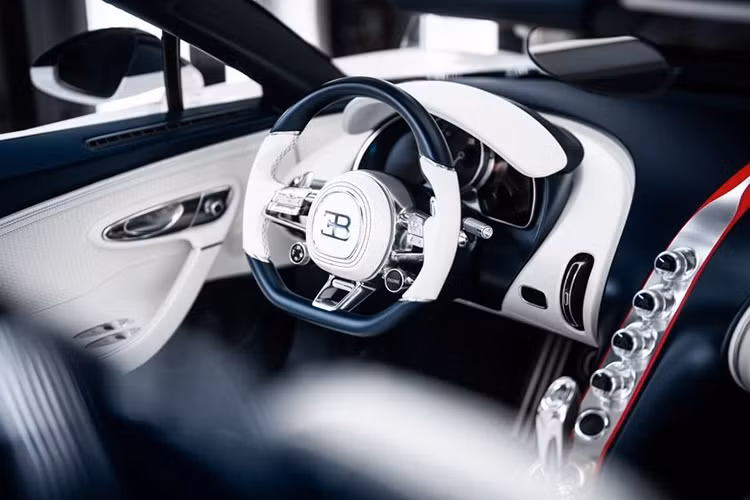Cặp Bugatti W16 Mistral hơn 250 tỷ đồng đầu tiên đã có chủ nhân - Hình 6 Cap Bugatti W16 Mistral hon 250 ty dong dau tien da co chu nhan-Hinh-6