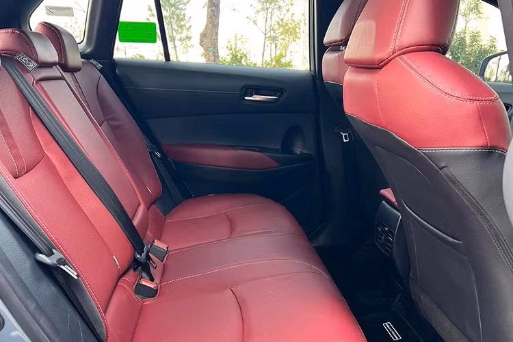 Toyota Corolla Cross 2024 chạy 2.000km, lỗ 100 triệu ở Hà Nội - Hình 9 Toyota Corolla Cross 2024 chay 2.000km, lo 100 trieu o Ha Noi-Hinh-9