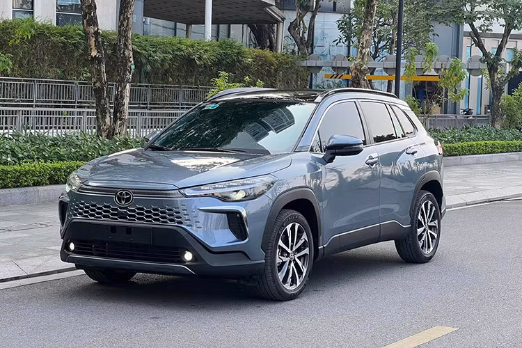 Toyota Corolla Cross 2024 chạy 2.000km, lỗ 100 triệu ở Hà Nội Toyota Corolla Cross 2024 chay 2.000km, lo 100 trieu o Ha Noi