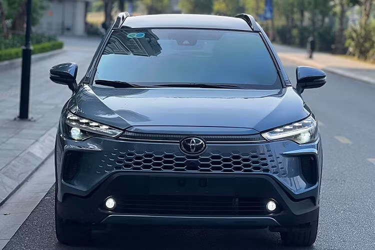 Toyota Corolla Cross 2024 chạy 2.000km, lỗ 100 triệu ở Hà Nội - Hình 4 Toyota Corolla Cross 2024 chay 2.000km, lo 100 trieu o Ha Noi-Hinh-4