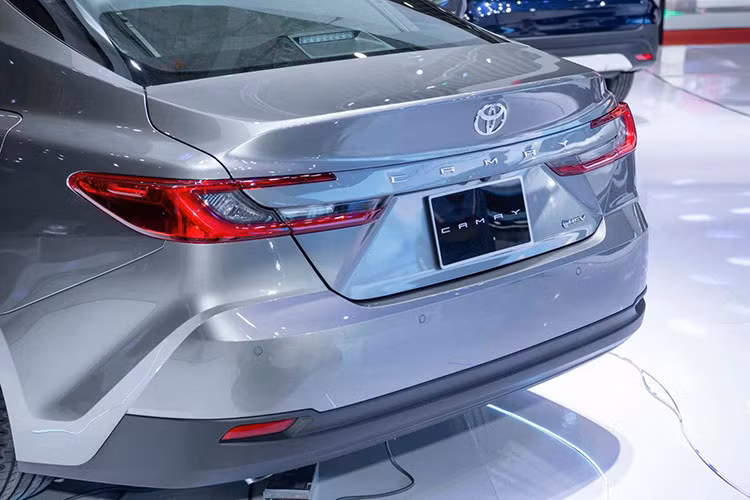 Tan thay Toyota Camry cao cap nhat tai Viet Nam, hon 1,5 ty-Hinh-4
