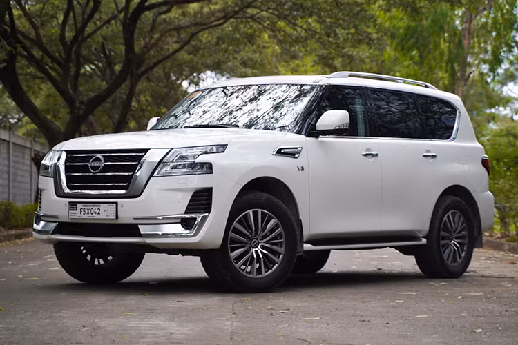 Nissan Patrol đời cũ "cháy hàng" trước ngày thế hệ mới ra mắt Nissan Patrol doi cu