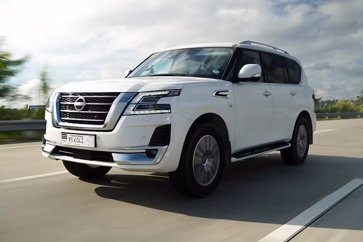 Nissan Patrol đời cũ "cháy hàng" trước ngày thế hệ mới ra mắt - Hình 9 Nissan Patrol doi cu