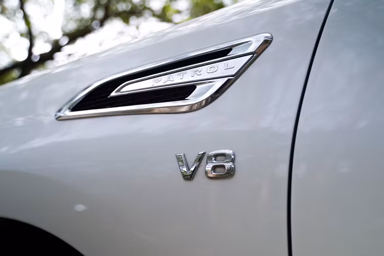 Nissan Patrol đời cũ "cháy hàng" trước ngày thế hệ mới ra mắt - Hình 3 Nissan Patrol doi cu