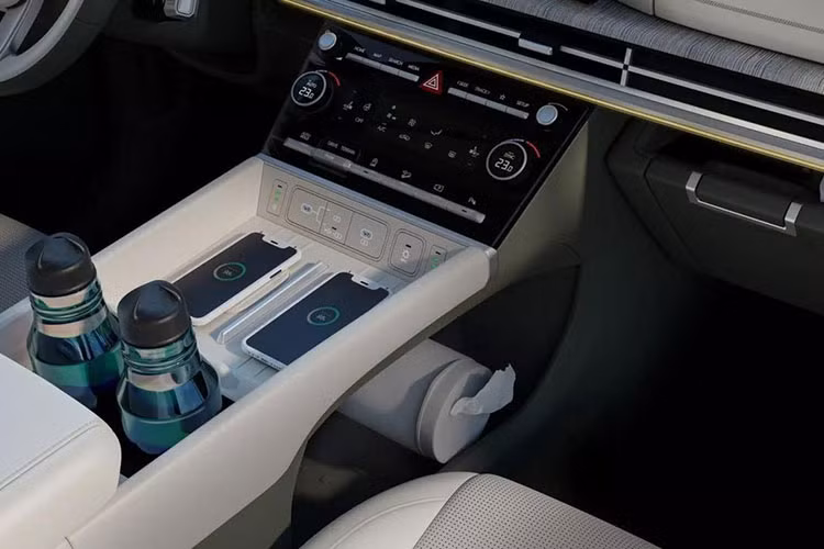 Cận cảnh Hyundai SantaFe 2024 lộ diện hoàn toàn, ra mắt tháng 8/2023 - Hình 9 Can canh Hyundai SantaFe 2024 lo dien hoan toan, ra mat thang 8/2023-Hinh-9