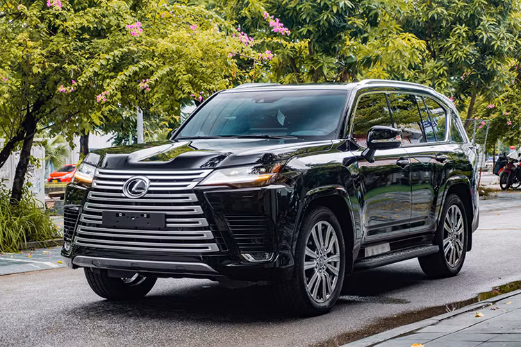 Loat xe Lexus tai Viet Nam tang gia, cao nhat toi 400 trieu dong-Hinh-3