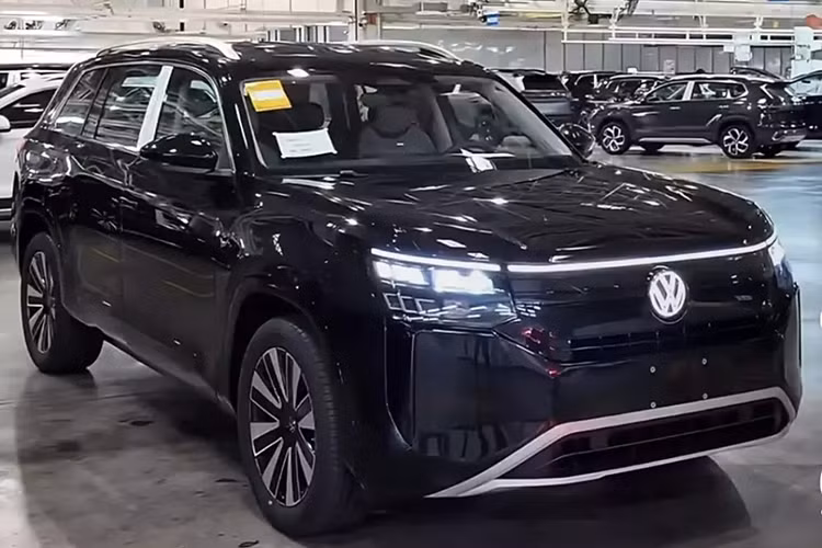 Volkswagen Teramont 2025 "lộ hàng" nội thất trước thềm ra mắt Volkswagen Teramont 2025