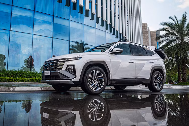 Cận cảnh Hyundai Tucson 2025 tại Việt Nam, cao nhất 979 triệu đồng - Hình 15 Can canh Hyundai Tucson 2025 tai Viet Nam, cao nhat 979 trieu dong-Hinh-15