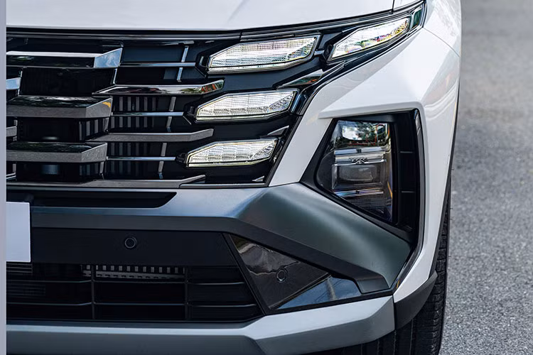 Cận cảnh Hyundai Tucson 2025 tại Việt Nam, cao nhất 979 triệu đồng - Hình 5 Can canh Hyundai Tucson 2025 tai Viet Nam, cao nhat 979 trieu dong-Hinh-5