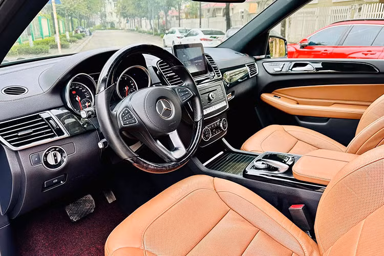 Đại gia Hà Nội gắn biển 99A-666.66 hơn 4,2 tỷ lên Mercedes-Benz GLS - Hình 7 Dai gia Ha Noi gan bien 99A-666.66 hon 4,2 ty len Mercedes-Benz GLS-Hinh-7