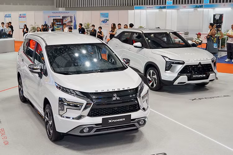 "Soi" top ôtô bán chạy nhất Việt Nam tháng 10/2024 1. Mitsubishi Xpander: 2.131 xe Mặc dù doanh số giảm 26% so với tháng trước, nhưng với hơn 2.131 xe bán ra trong tháng 10, Mitsubishi Xpander vẫn giữ vững vị trí dẫn đầu trong top ôtô bán chạy nhất Việt Nam tháng. Tính từ đầu năm 2024, Xpander đã đạt tổng cộng 15.076 xe được giao đến tay khách hàng Việt.
