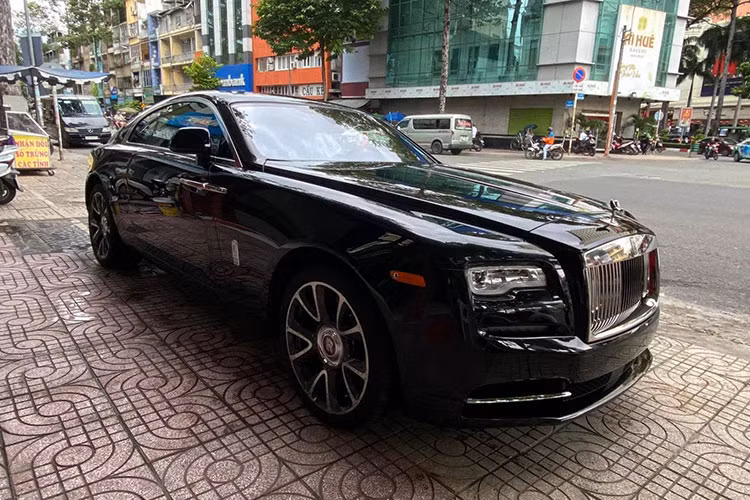 Cường Đô la cầm lái Rolls-Royce Wraith siêu sang tiền tỷ "phượt" Sa Pa - Hình 2 Cuong Do la cam lai Rolls-Royce Wraith sieu sang tien ty