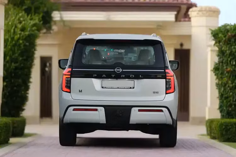 Nissan Patrol 2025 tu hon 4 ty sap ve Viet Nam co gi hay?-Hinh-4