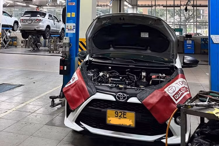 Những bê bối ôtô lỗi, hỏng tại Việt Nam năm 2023, từ Porsche đến Toyota - Hình 14 Nhung be boi oto loi, hong tai Viet Nam nam 2023, tu Porsche den Toyota-Hinh-14