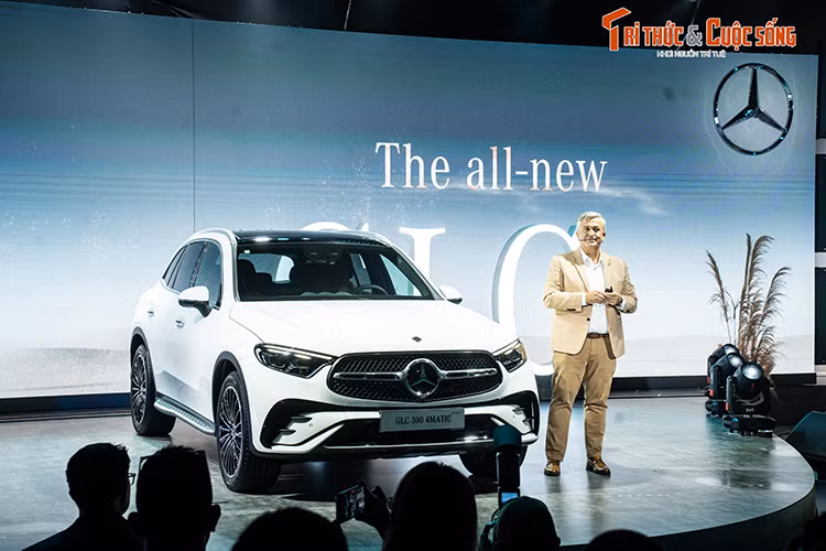Can canh Mercedes-Benz GLC 2023 tai Viet Nam, tu 2,29 ty dong