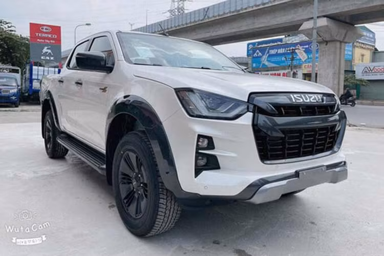 Loạt ôtô Nhật Bản nhập khẩu "ế chổng vó" tại Việt Nam tháng 10/2023 - Hình 10 Loat oto Nhat Ban nhap khau