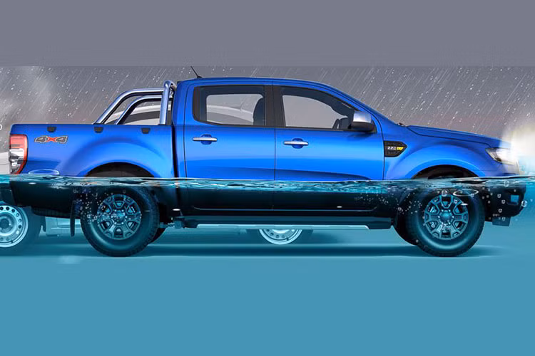 Top ôtô có khả năng lội nước tốt, "chấp" mưa lũ tại Việt Nam - Hình 5 Top oto co kha nang loi nuoc tot,