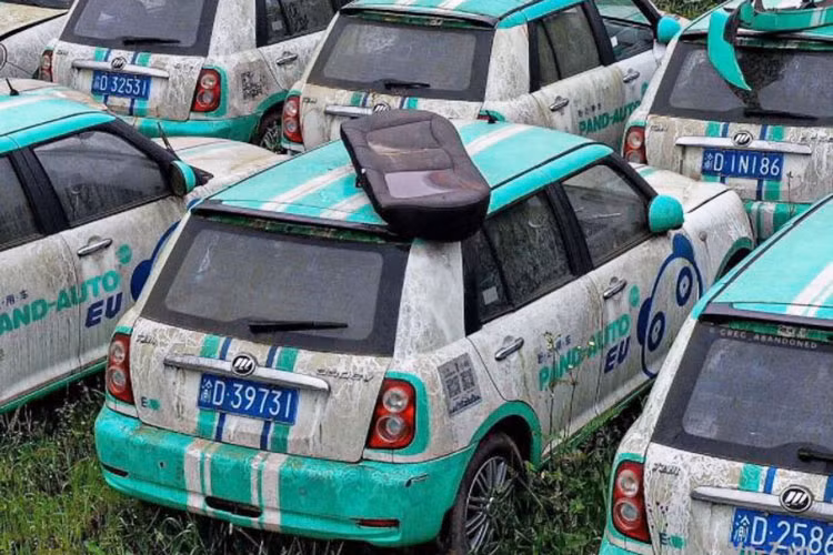 Xem nghĩa địa ôtô điện bỏ hoang, chất đống ở Trung Quốc - Hình 13 Xem nghia dia oto dien bo hoang, chat dong o Trung Quoc-Hinh-13