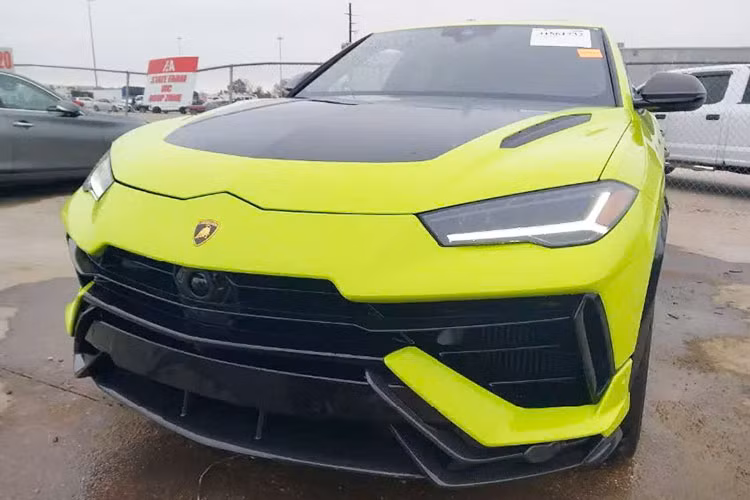 Lý do Lamborghini Urus Performante bạc tỷ mới tinh bán giá “sắt vụn”? - Hình 11 Ly do Lamborghini Urus Performante bac ty moi tinh ban gia “sat vun”?-Hinh-11