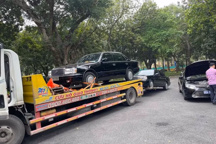 Muc so thi Toyota Crown 