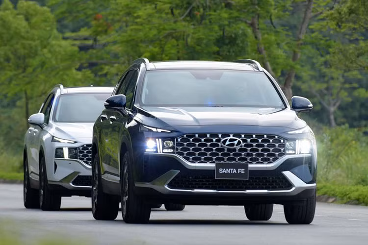 Hyundai SantaFe bị triệu hồi trên toàn cầu vì lỗi dây an toàn Hyundai SantaFe bi trieu hoi tren toan cau vi loi day an toan