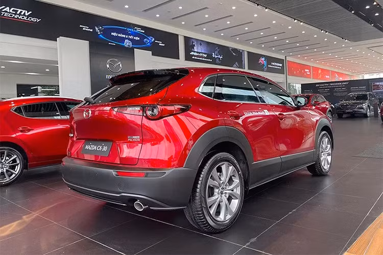Toyota Yaris Cross vuon len manh me, nhung van thua Hyundai Creta-Hinh-13