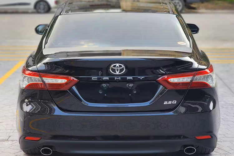 Toyota Camry 