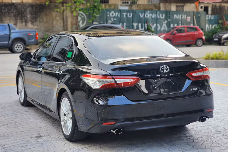 Toyota Camry 
