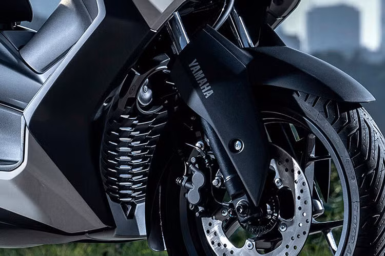 Yamaha XMAX 300 2025 "ăn xăng" 3,26 lít/100km sắp về Việt Nam? - Hình 7 Yamaha XMAX 300 2025