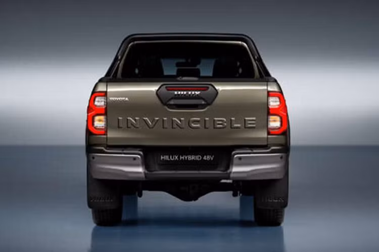 Chi tiết Toyota Hilux 2024 động cơ mild hybrid tiết kiệm xăng - Hình 3 Chi tiet Toyota Hilux 2024 dong co mild hybrid tiet kiem xang-Hinh-3