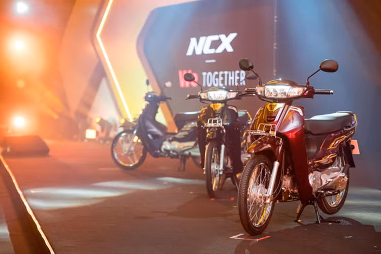 Honda Dream 125 huyen thoai ra mat ban 2025, khoang 76 trieu dong