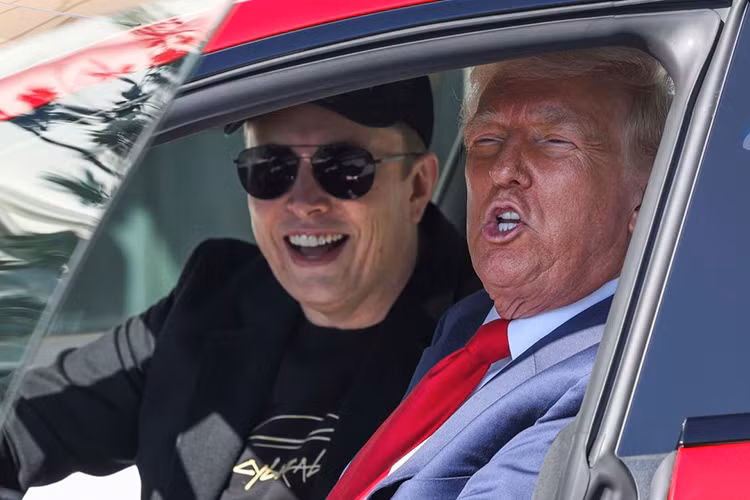 Tổng thống Donald Trump sẽ mua ôtô điện Tesla ủng hộ Elon Musk - Hình 2 Tong thong Donald Trump se mua oto dien Tesla ung ho Elon Musk-Hinh-2