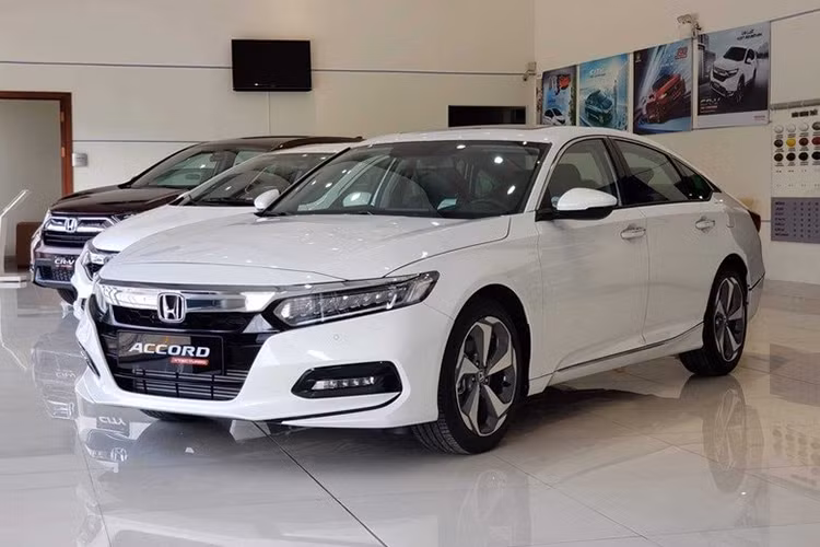 Loạt ôtô Honda giảm giá sốc tới hàng trăm triệu đồng Loat oto Honda giam gia soc toi hang tram trieu dong