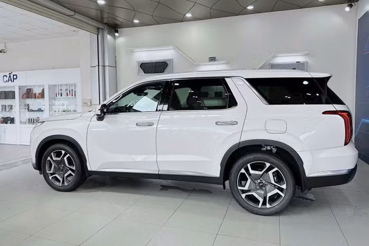Hyundai Palisade tại Việt Nam được giảm tới hơn 90 triệu đồng - Hình 3 Hyundai Palisade tai Viet Nam duoc giam toi hon 90 trieu dong-Hinh-3