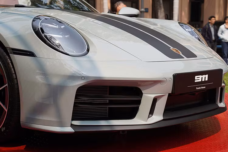 Porsche 911 moi tu 8,87 ty dong vua ra mat tai Ha Noi-Hinh-3