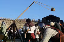 Bộ xương 167 vết gãy hé lộ cái chết bí ẩn tại lâu đài Scotland
