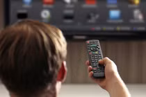 Ảnh hưởng của thói quen xem TV đến sức khỏe não bộ