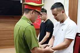 [VIDEO] Quang Linh Vlogs lĩnh án tù, nhiều doanh nghiệp tạm dừng hoạt động
