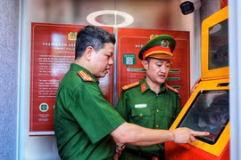 [SPOTLIGHT] Hà Nội ra mắt Trạm Cảnh sát thông minh 24/7 tại hồ Hoàn Kiếm