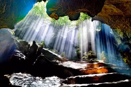 Hang động Thiên Hà - chốn bồng lai giữa lòng núi Tướng